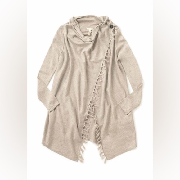 Matilda Jane Beige Come On Over Cardigan Size M Wrap Sweater Fringe Poncho - Picture 3 of 12